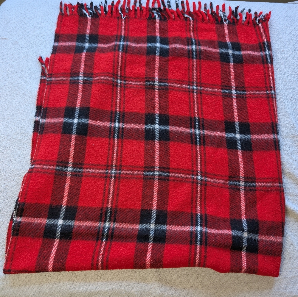 Vintage Faribo Acrylic Plaid Stadium Throw Lap Blanket 54' X 53" - Picture 4 of 6